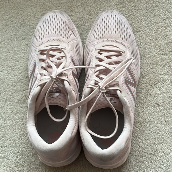 Women’s New Balance Pink Athletic Shoes Size 9 WORN ONCE - Picture 2 of 9